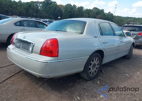 2007 Lincoln Town Car Signature Limited from USA, damaged, VIN 1LNHM82W07Y614464